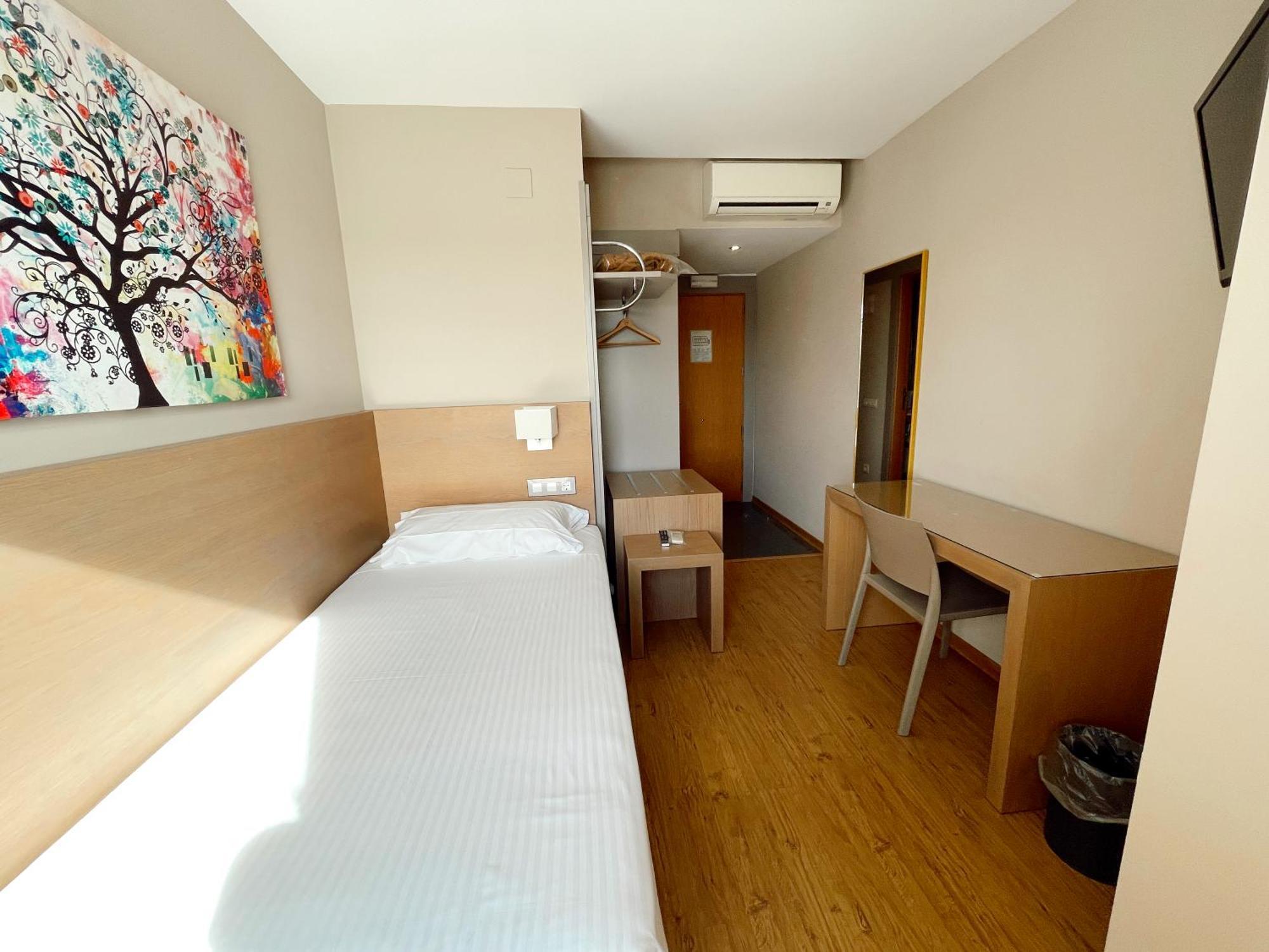 Nuevo Zenit Calahorra Hotel Exterior photo